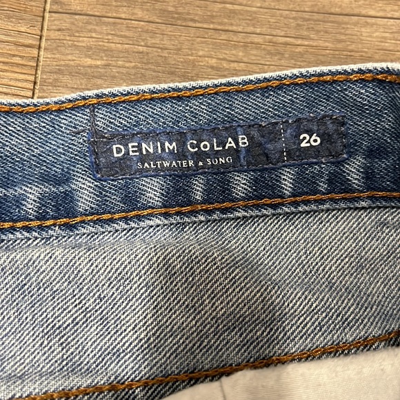 Denim Colab Saltwater Song Distressed Mid Rise Jean Shorts Size 26 - Picture 4 of 11